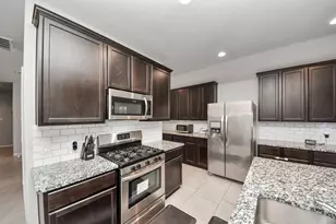 2934 Vales Point Dr, Fresno, TX 77545 - Photo 3