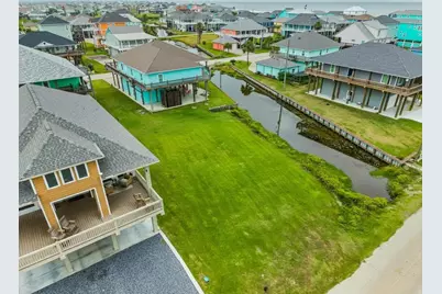 946 Sue Drive, Crystal Beach, TX 77650 - Photo 3