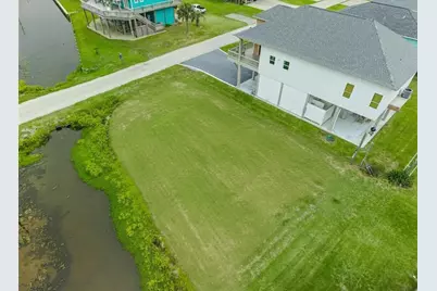 946 Sue Drive, Crystal Beach, TX 77650 - Photo 7