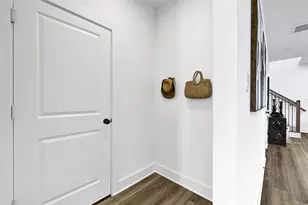 2511 Garapan St, Houston, TX 77091 - Photo 9