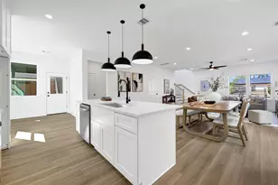 2511 Garapan St, Houston, TX 77091 - Photo 9