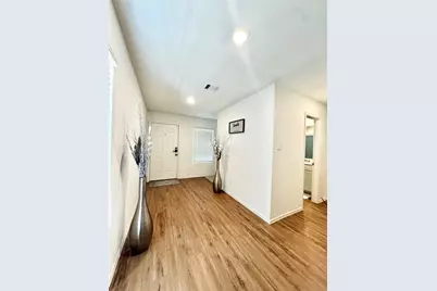 709 Roaring Falls Drive, Willis, TX 77378 - Photo 5