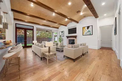 11714 Memorial Drive, Houston, TX 77024 - Photo 17