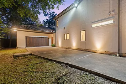 11714 Memorial Drive, Houston, TX 77024 - Photo 45