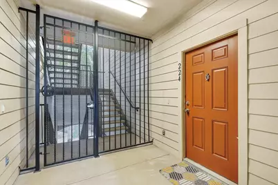 6607 Lake Woodlands Drive #224, The Woodlands, TX 77382 - Photo 3