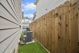 1193 W Tidwell Rd, Houston, TX 77091 - Photo 15