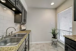 1201 Bering Dr, Houston, TX 77057 - Photo 9