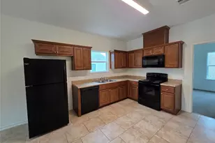 6110 White Oak Dr, Hitchcock, TX 77563 - Photo 5