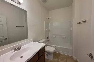 6110 White Oak Dr, Hitchcock, TX 77563 - Photo 13
