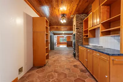 914 S Hill Street, Alvin, TX 77511 - Photo 13