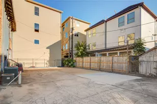 401 W Clay St, Houston, TX 77019 - Photo 27