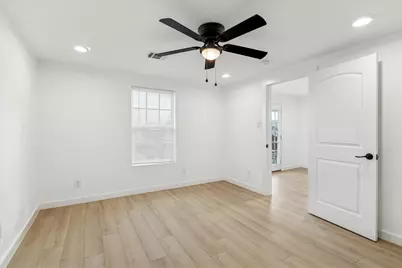 711 E 32nd Street #B, Houston, TX 77022 - Photo 7