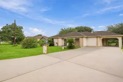 11005 Wiggins Street, Houston, TX 77029 - Photo 3