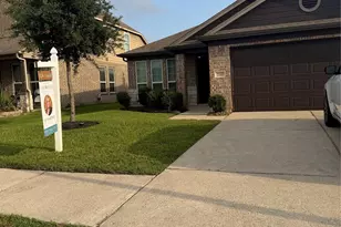 2227 Sanders Brook Dr, Baytown, TX 77521 - Photo 3