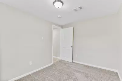 6905 Speaker Street, Hitchcock, TX 77563 - Photo 9
