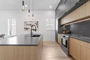 1030 W 24th St, Houston, TX 77008 - Photo 15