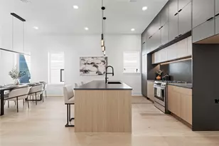 1030 W 24th St, Houston, TX 77008 - Photo 9