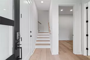 1030 W 24th St, Houston, TX 77008 - Photo 3