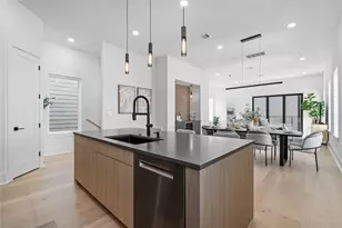 1030 W 24th St, Houston, TX 77008 - Photo 13