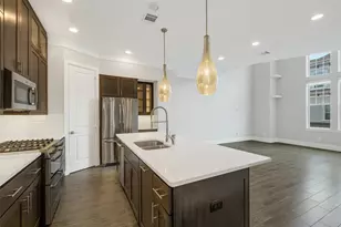 8336 Ginger Oak St, Houston, TX 77055 - Photo 9