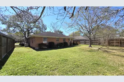 5322 Briarbend Drive, Houston, TX 77096 - Photo 5