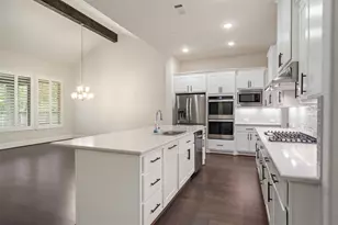 204 Bee Balm Ct, Conroe, TX 77304 - Photo 5