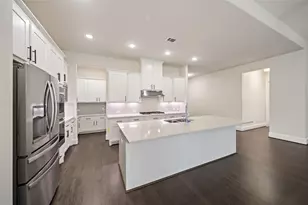 204 Bee Balm Ct, Conroe, TX 77304 - Photo 11