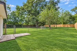 322 S Persimmon St, Tomball, TX 77375 - Photo 33