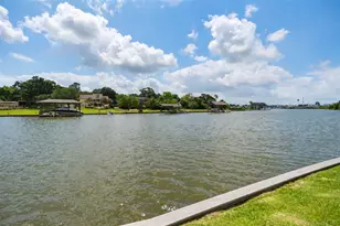2020 Harbour Dr, Seabrook, TX 77586 - Photo 35