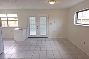 418 Texas St, Tomball, TX 77375 - Photo 7