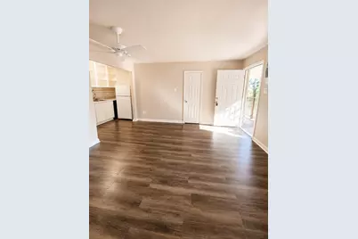 1756 W Main Street #7, Houston, TX 77098 - Photo 5