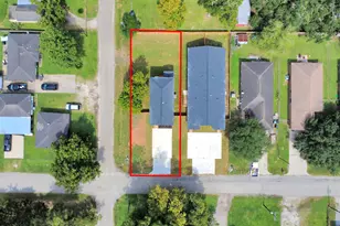 1316 W Willis St, Alvin, TX 77511 - Photo 35