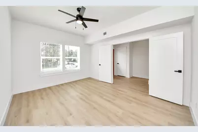 1316 W Willis Street, Alvin, TX 77511 - Photo 3