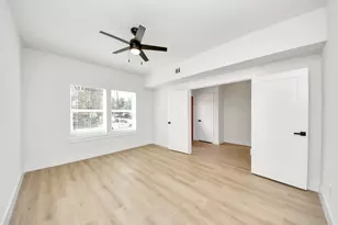 1316 W Willis St, Alvin, TX 77511 - Photo 3