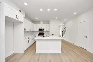 1316 W Willis St, Alvin, TX 77511 - Photo 9