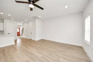 1316 W Willis St, Alvin, TX 77511 - Photo 15