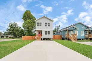 1316 W Willis St, Alvin, TX 77511 - Photo 39