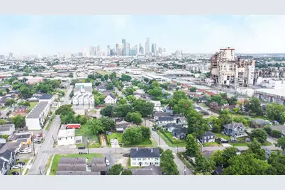 903 Oakhurst Street #3, Houston, TX 77023 - Photo 11