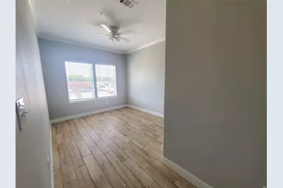 501 E Davis Street #2, Conroe, TX 77301 - Photo 7