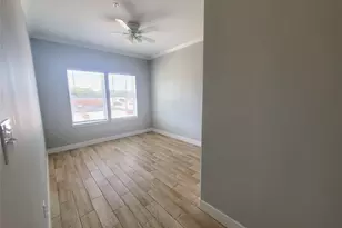 501 E Davis St, Conroe, TX 77301 - Photo 7