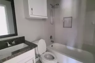 501 E Davis St, Conroe, TX 77301 - Photo 11