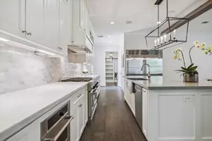 12222 Old Oaks Dr, Houston, TX 77024 - Photo 7