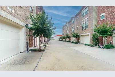 2710 Hullsmith Drive #202, Houston, TX 77063 - Photo 3