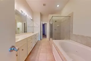 2710 Hullsmith Dr, Houston, TX 77063 - Photo 33