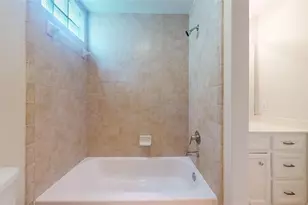 2710 Hullsmith Dr, Houston, TX 77063 - Photo 21