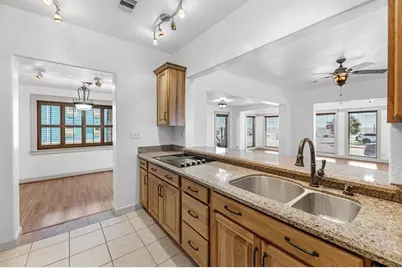 3102 Avenue S, Galveston, TX 77550 - Photo 11