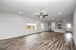 18724 Loom dr, Conroe, TX 77306 - Photo 9
