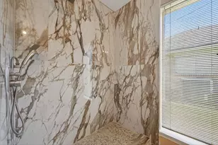 3210 Kempwood Dr, Sugar Land, TX 77479 - Photo 35