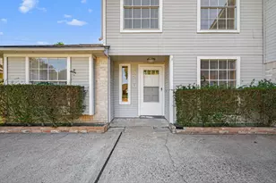 3210 Kempwood Dr, Sugar Land, TX 77479 - Photo 3