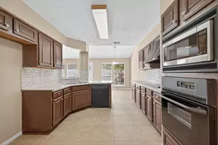 3210 Kempwood Dr, Sugar Land, TX 77479 - Photo 23